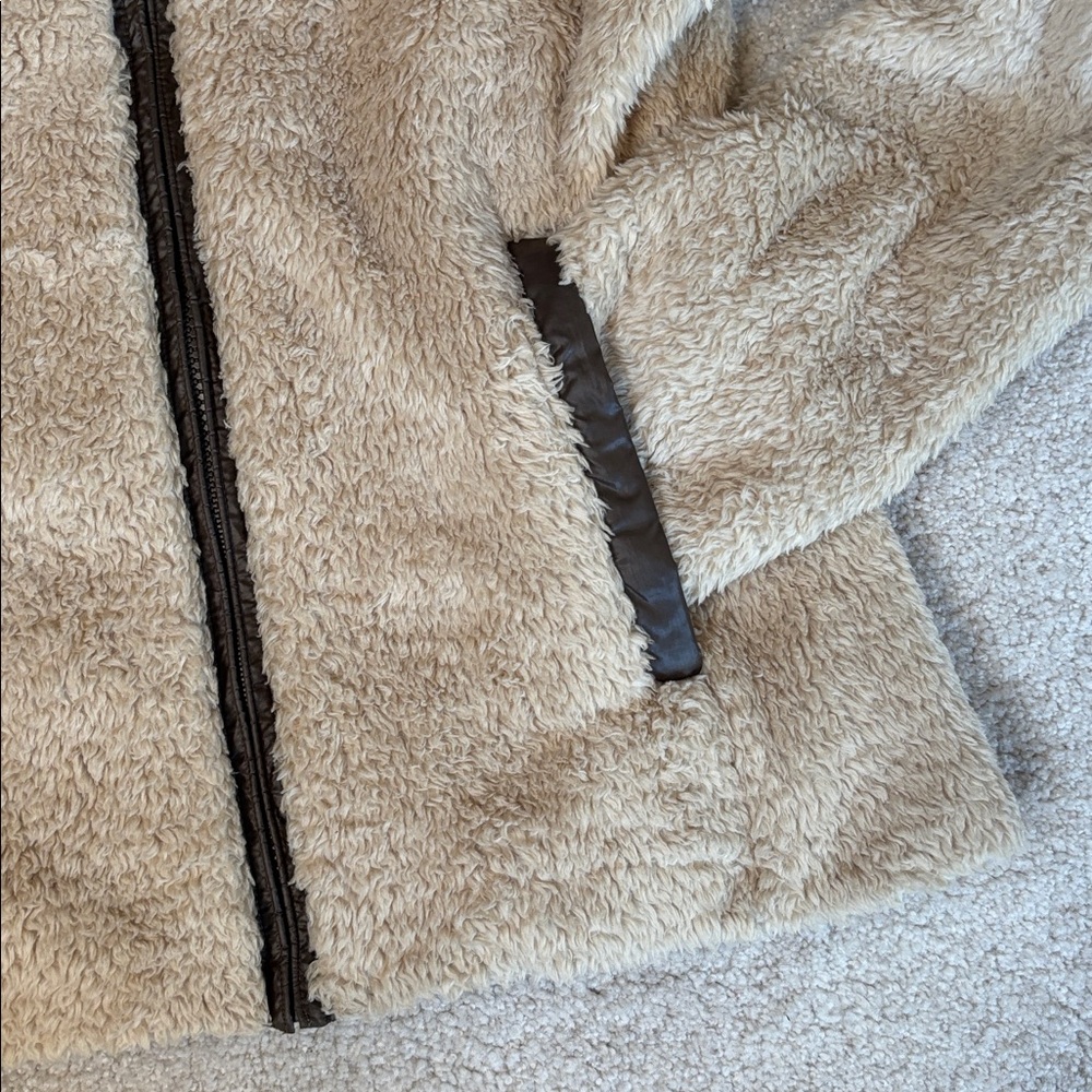 Patagonia Cream Sherpa Fleece Jacket - Picture 5 of 13